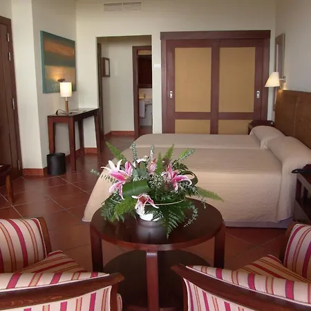 Отель Puerto Antilla Grand